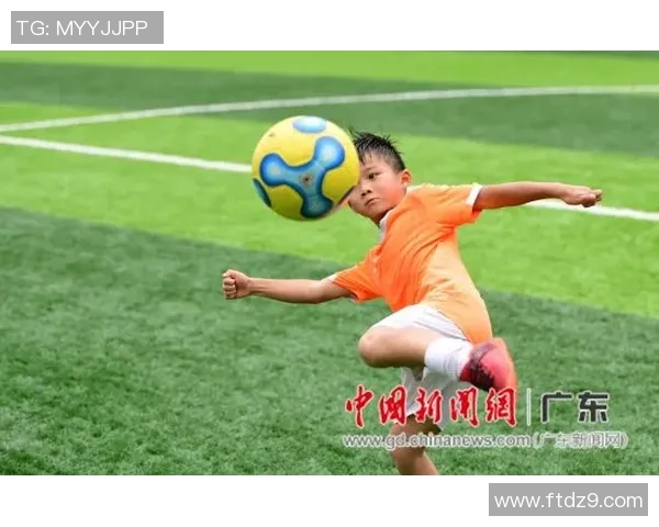 足球与球星的心动瞬间 从热爱到情深无悔的足球之旅