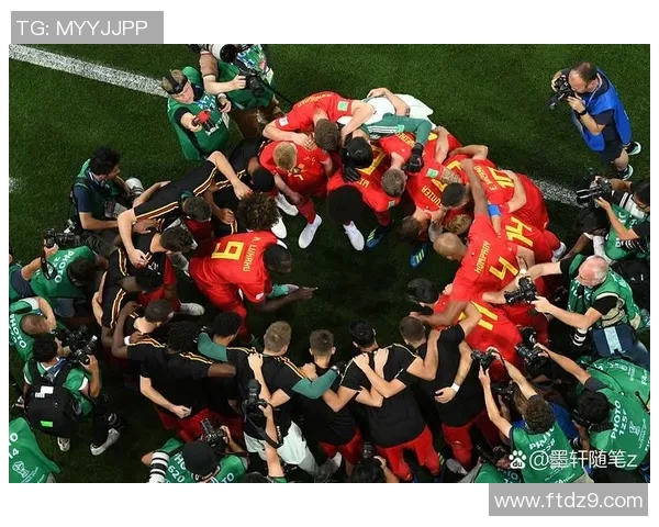 足球巨星驰骋绿茵场与热情观众共同见证荣耀时刻